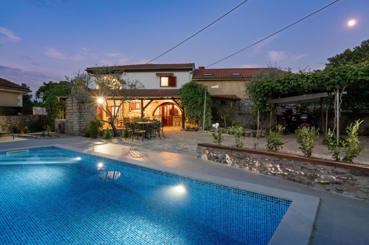 Stone Lady Holiday Home With Pool&Hot Tub,Sauna,Bbq,Garden Rasopasno Bagian luar foto