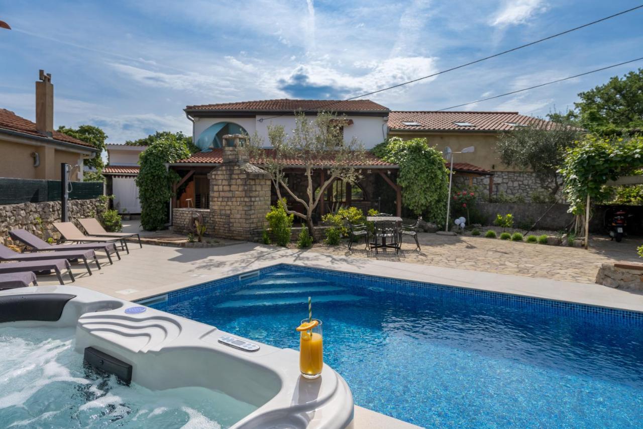Stone Lady Holiday Home With Pool&Hot Tub,Sauna,Bbq,Garden Rasopasno Bagian luar foto