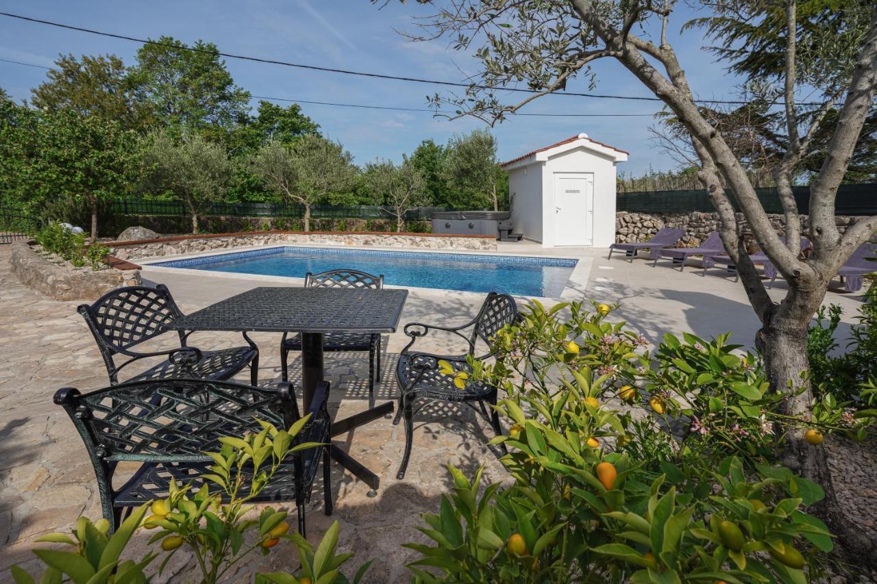 Stone Lady Holiday Home With Pool&Hot Tub,Sauna,Bbq,Garden Rasopasno Bagian luar foto