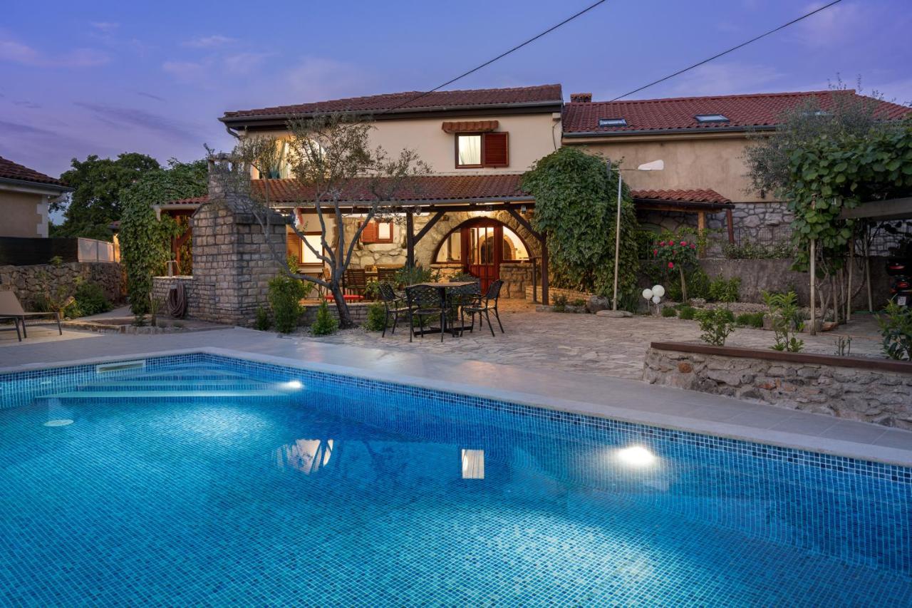 Stone Lady Holiday Home With Pool&Hot Tub,Sauna,Bbq,Garden Rasopasno Bagian luar foto