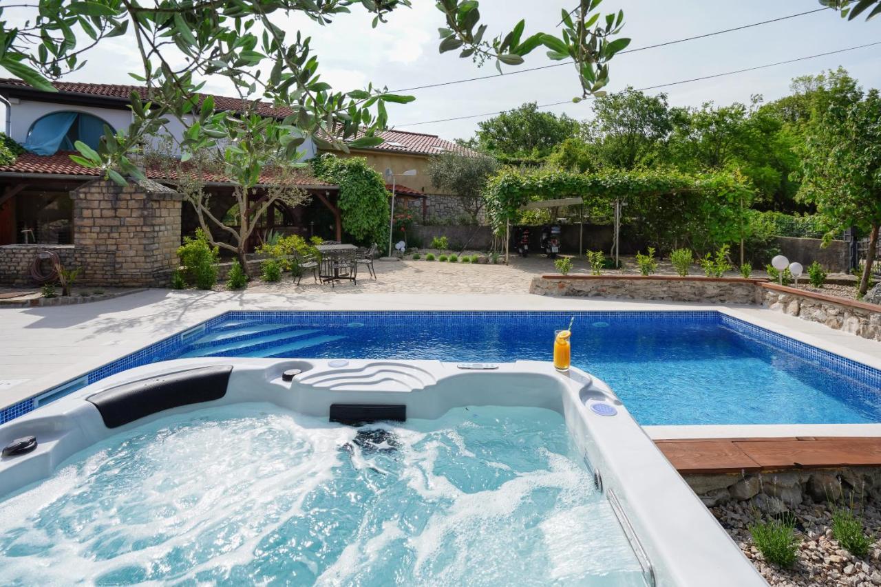 Stone Lady Holiday Home With Pool&Hot Tub,Sauna,Bbq,Garden Rasopasno Bagian luar foto